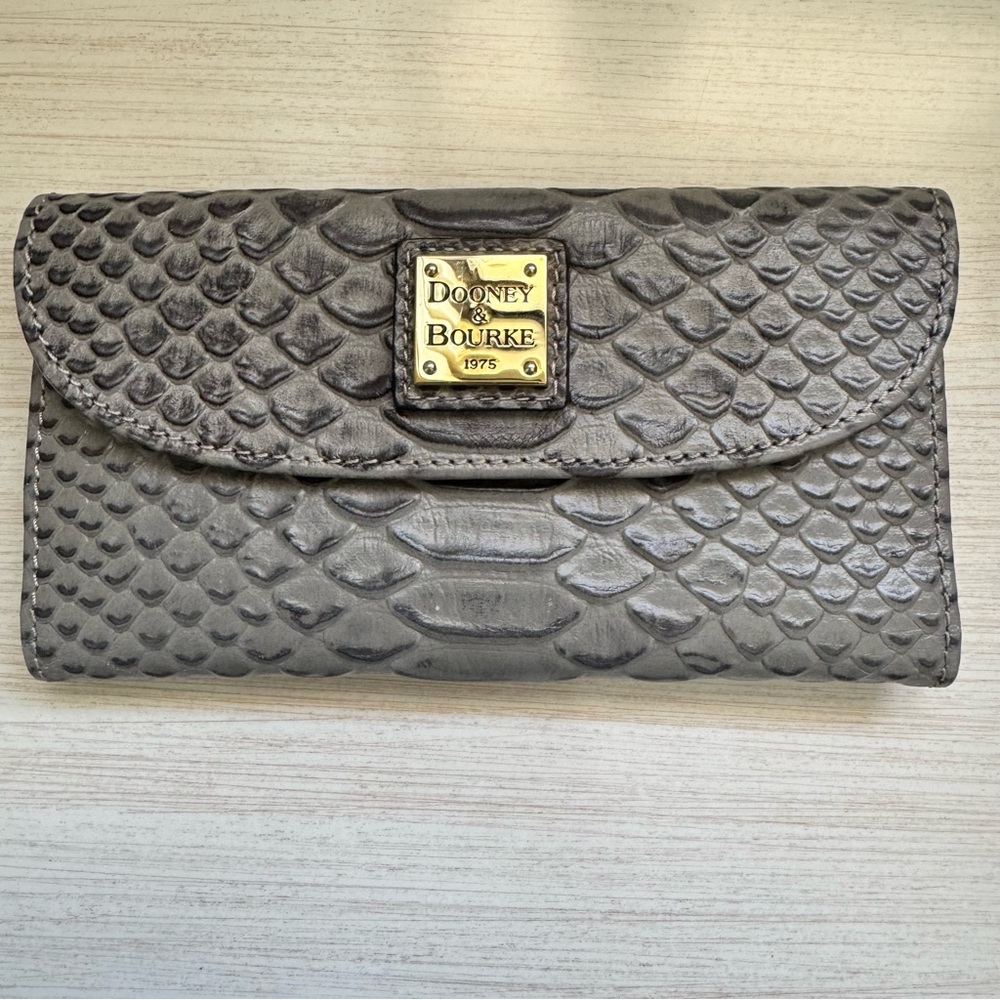 Dooney & Bourke Ostrich Continental Clutch Wallet Light Taupe grey